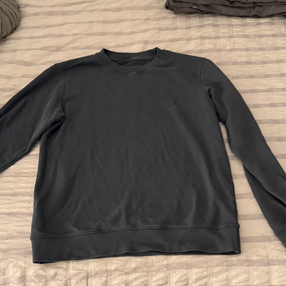 Vuori Men's Dark Gray Crewneck Sweater